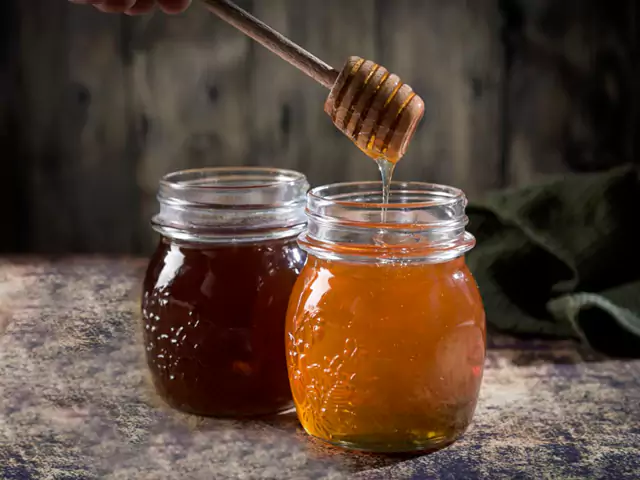 Comparison of honey and sugar - Attar Khan
